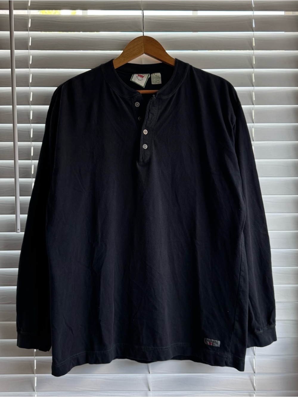 Vintage Levi’s Original Authentic Henley Shirt Men’s M Black Long Sleeve Cotton